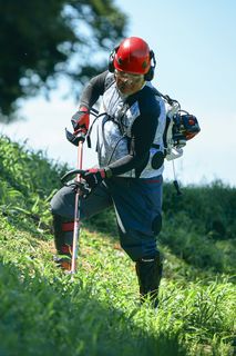 Backpack Brushcutter BKZ275 in use , ridge 5